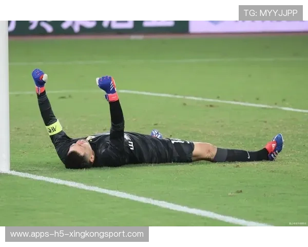 山东泰山一次远射擦网，引发看台惊呼